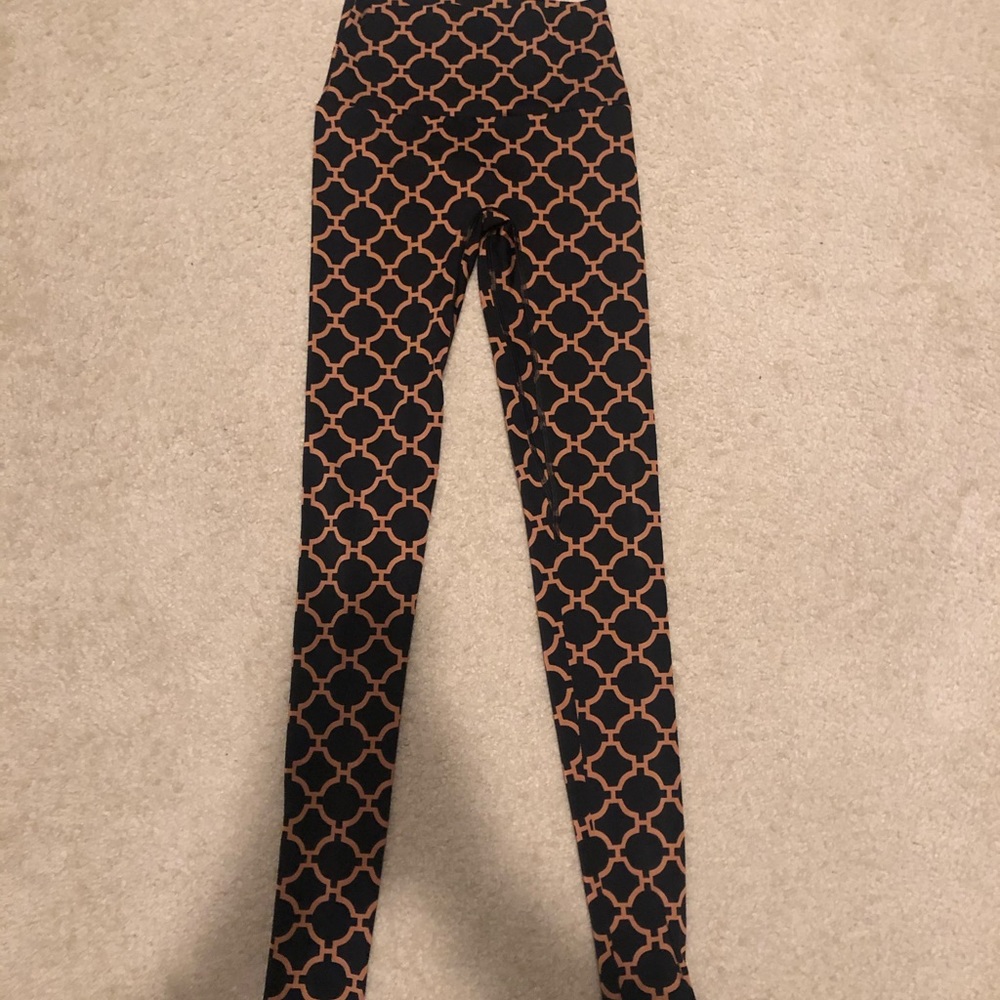 K-DEER Leggings 🖤🖤 Size Small